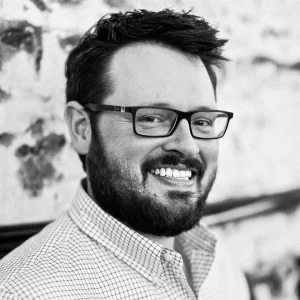 Knoxville journalist Wes Rucker, son of Marty and Dale Rucker, was killed in a multi-vehicle crash on I-40 West, leaving behind his wife Lauren, son Hank, and unborn daughter.